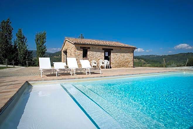 Amico Country House