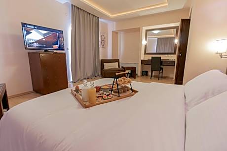 Deluxe Suite with Sea View