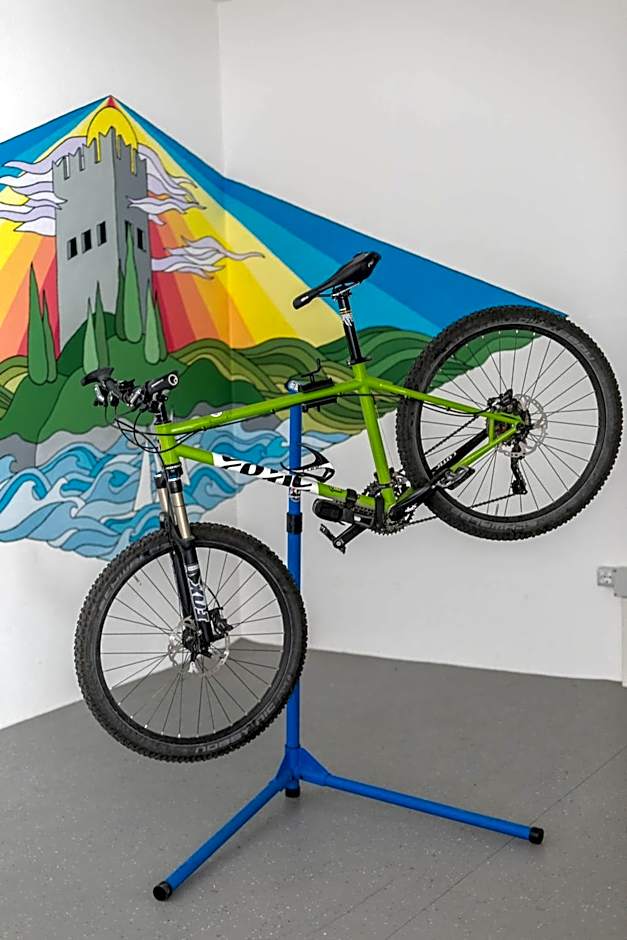 AB&C Arco Bed And Camping