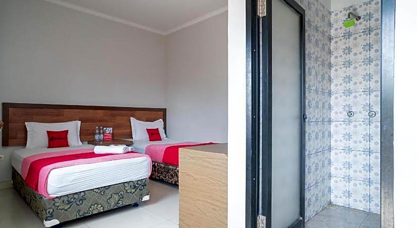 RedDoorz Syariah Near Tugu Dodol Kandangan