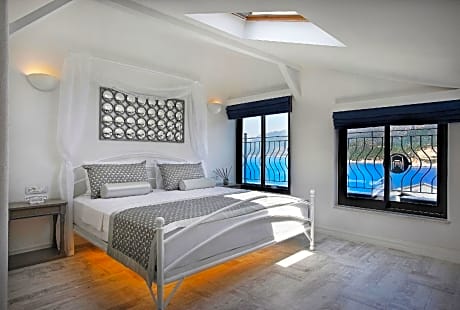 Loft Room 2