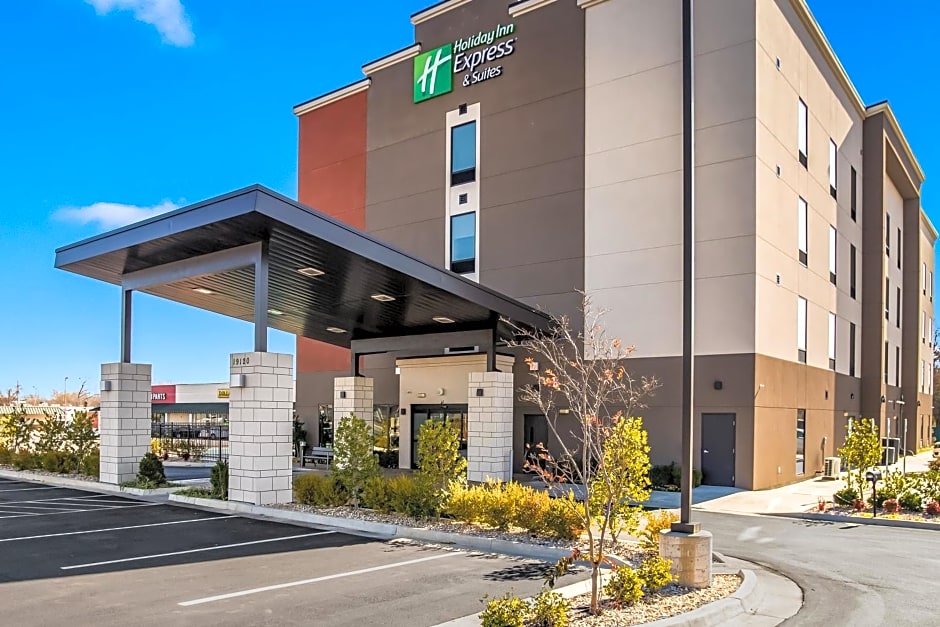 Holiday Inn Express & Suites East Tulsa - Catoosa