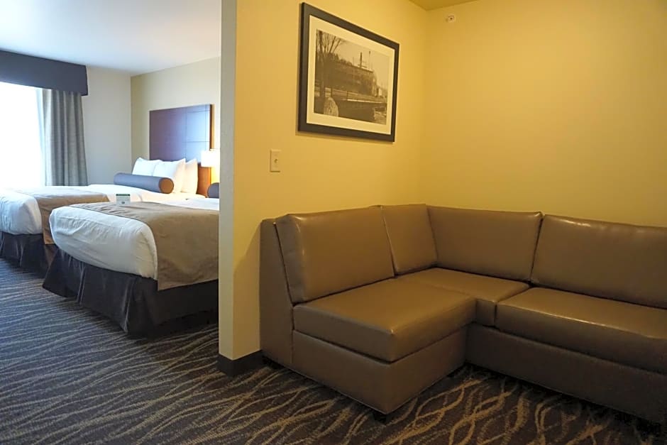 Cobblestone Hotel & Suites - Chippewa Falls