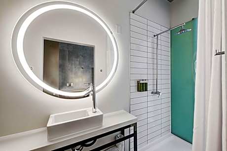 Double Room with Two Double Beds - Hearing Access