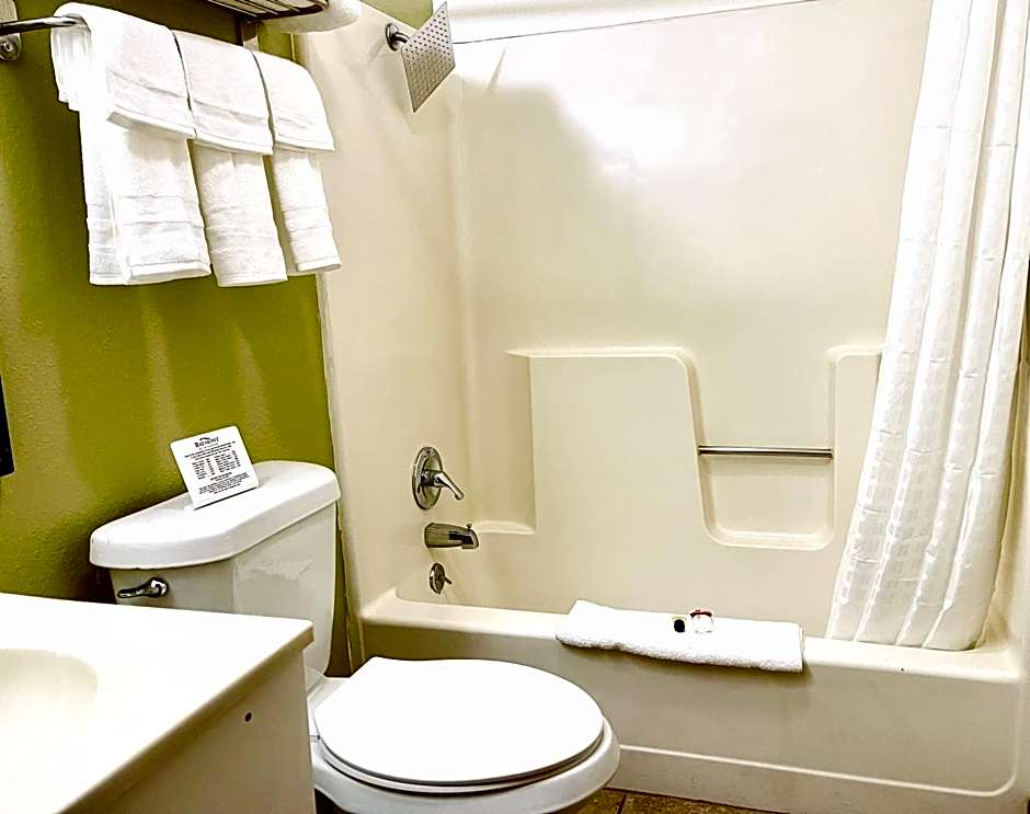 Baymont by Wyndham Hutchinson