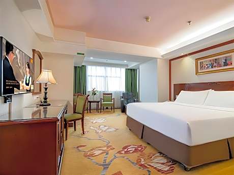 Vienna - Executive Sunshine Bed Room