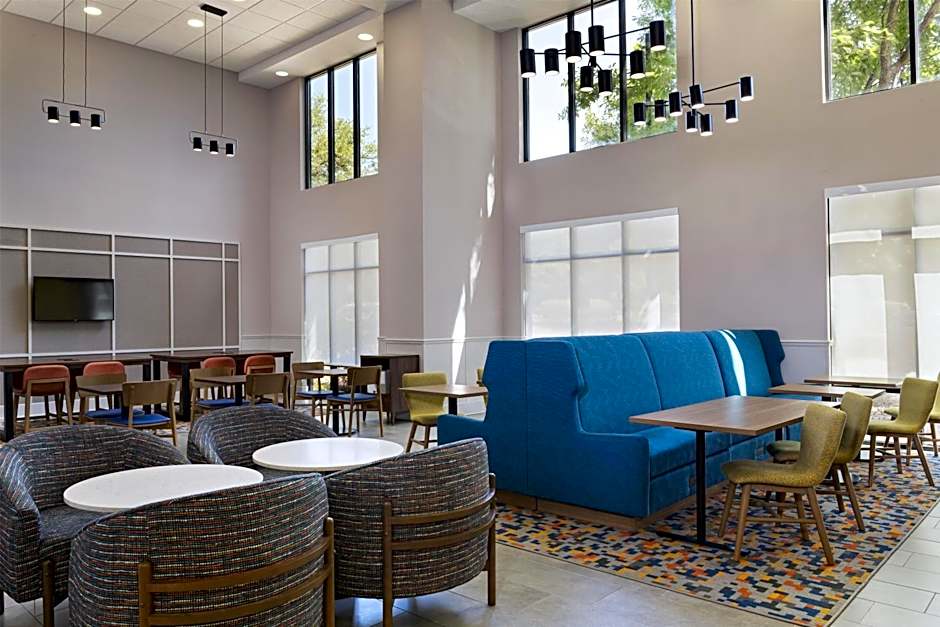 Hampton Inn & Suites Austin-Lakeway