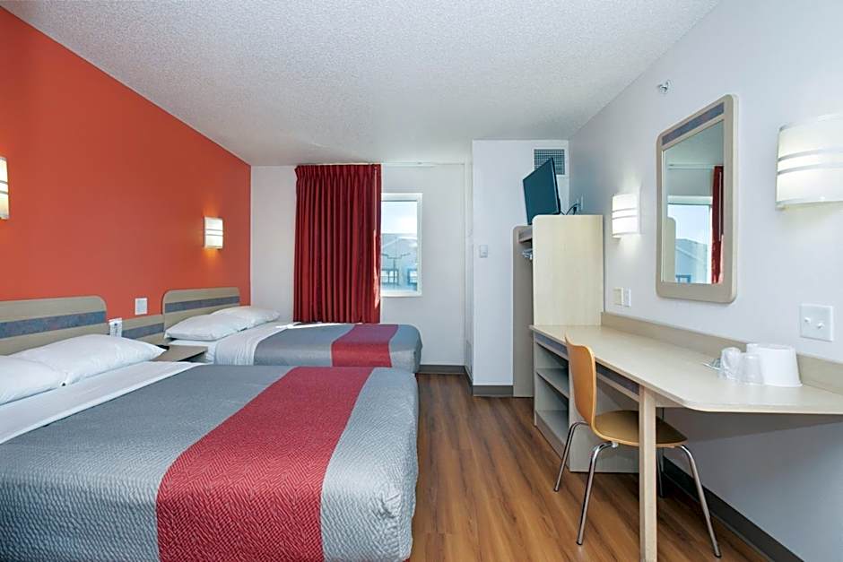 Motel 6-Brooklyn Center, MN - Minneapolis