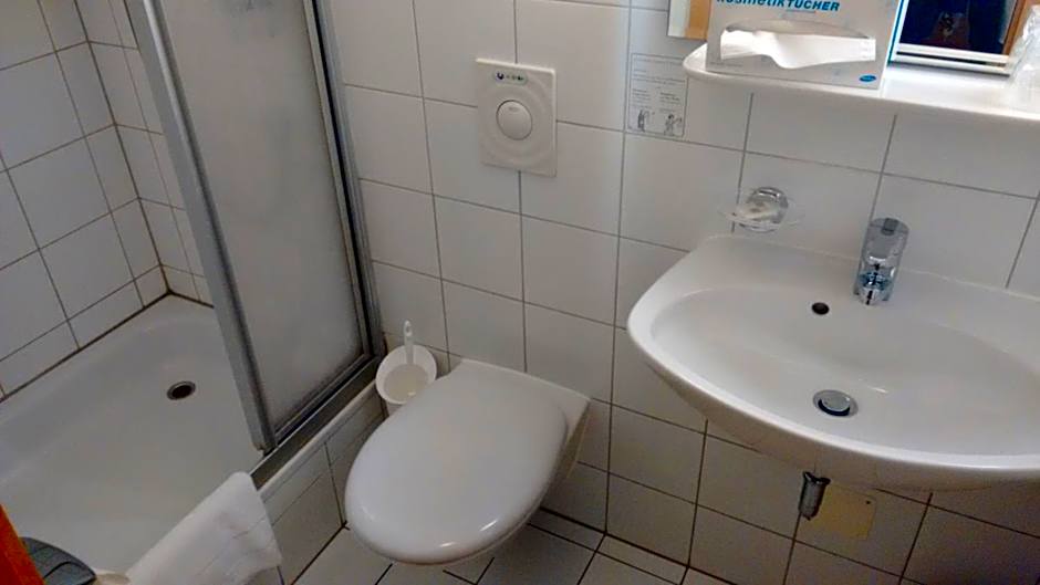 Altstadt- und Businesshotel Pfaubräu - Brauereigasthof - Frühstücksbuffet - kostenfreie Radgarage - Hunde willkommen