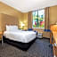 La Quinta Inn & Suites by Wyndham West Palm Beach Airport