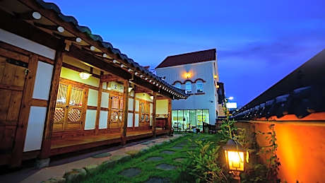 Jeonju Deogindang &amp;amp;amp; Su House Pension