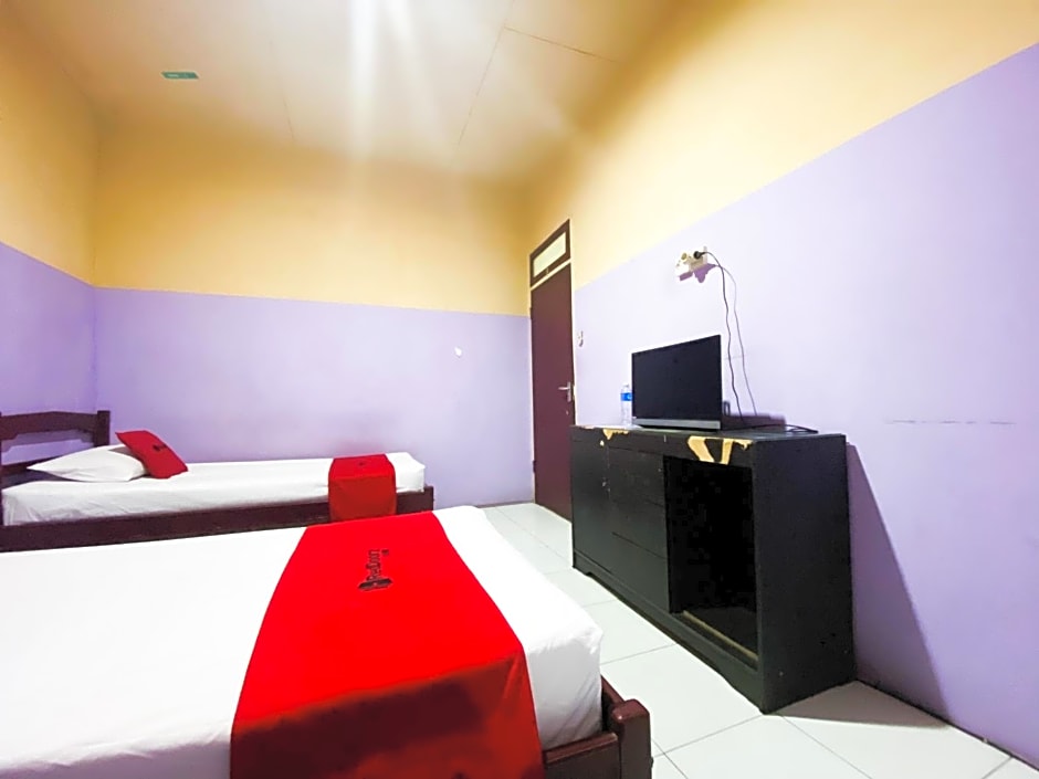 RedDoorz near Terminal Dangerakko Palopo