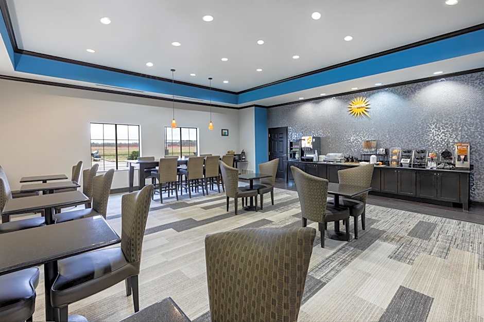 La Quinta Inn & Suites by Wyndham Mt. Pleasant
