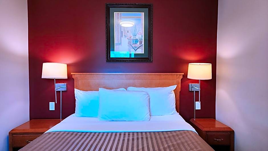 Sahara Courtyard Inn & Suites Osoyoos