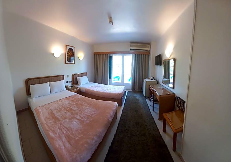 New Pola Hotel