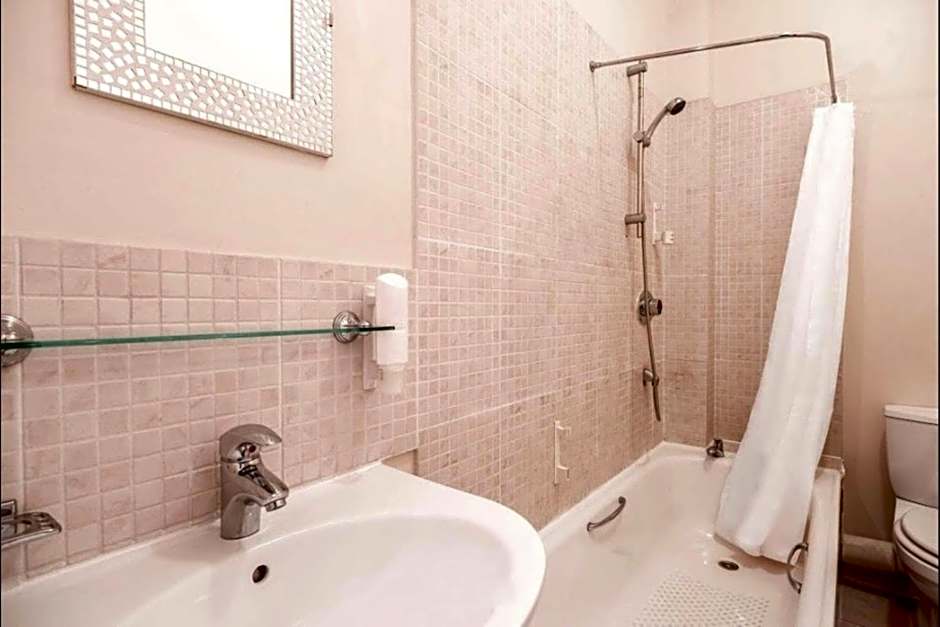 Broadfield Park Hotel