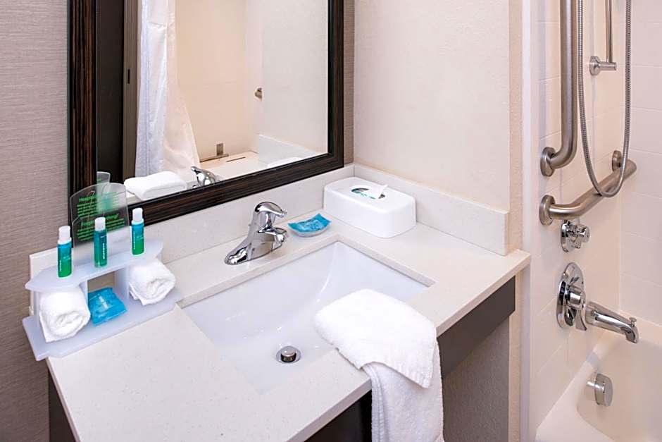 Holiday Inn Express & Suites Monroe By IHG