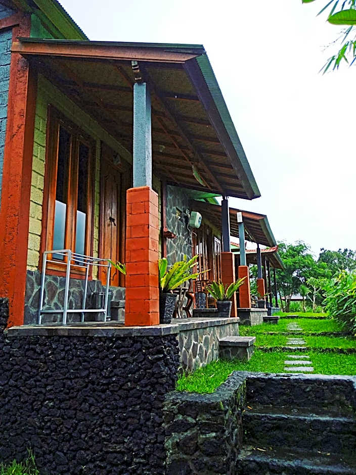 Black Lava Hostel and Lodge
