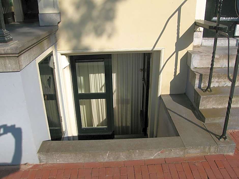 Amsterdam Canal Guest Apartment