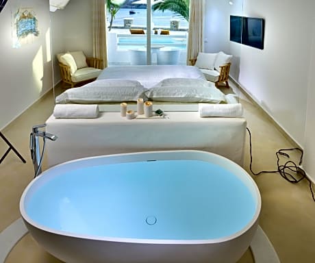 Elegant Suite with Sea View