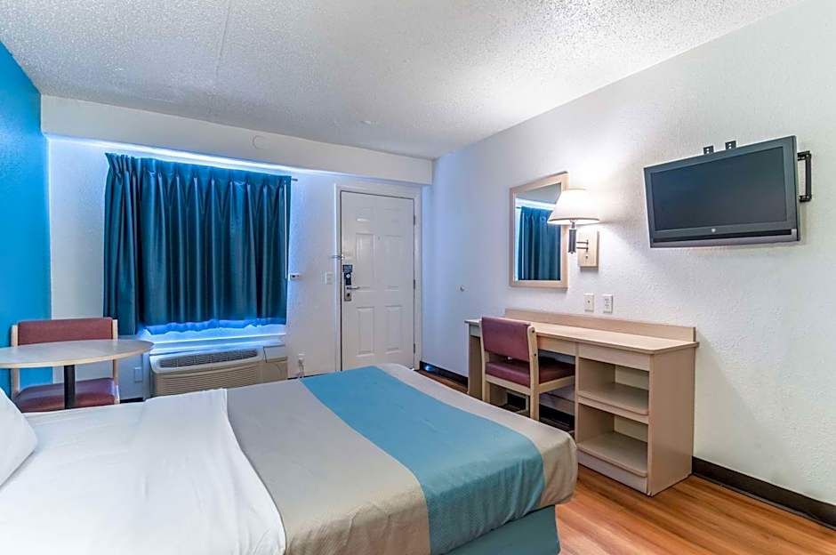 Motel 6-Farmington Hills, MI - Northwest - Farmington Hills