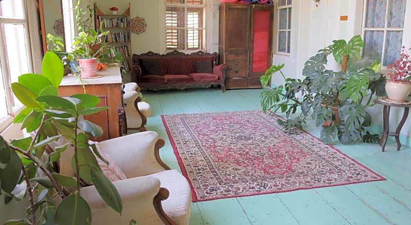 LOTUS GARDEN HOSTEL