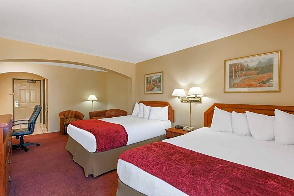 Ramada by Wyndham Fresno Northwest