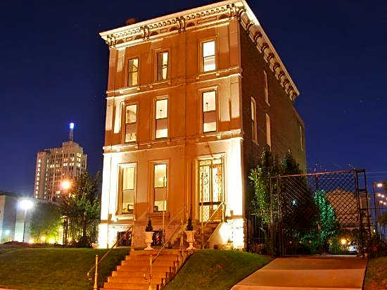 Grand Center Inn