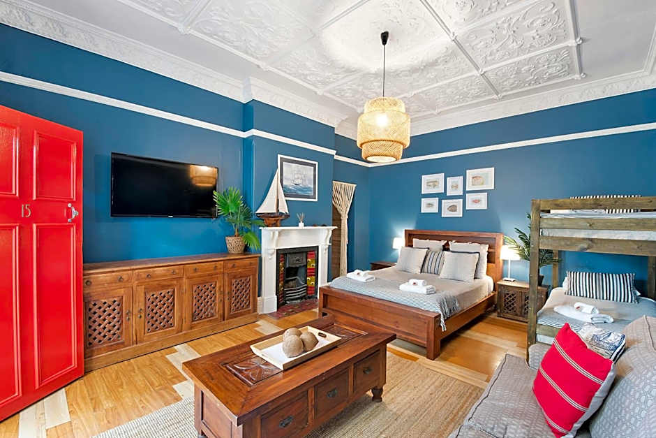 Manly Waves Studios & Apartments