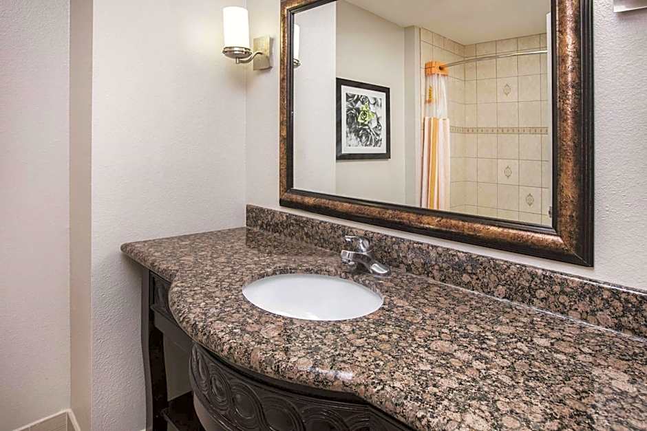 Baymont by Wyndham Dallas South-DeSoto