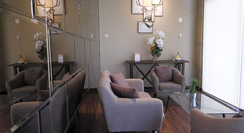 RedDoorz Plus near Universitas Sumatera Utara