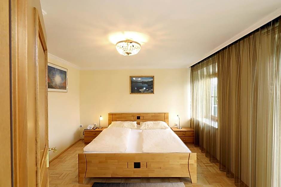 Hotel Garni Dorferwirt am Irrsee