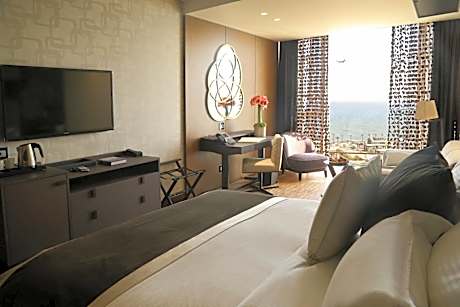 Premium Charming Sea View Room