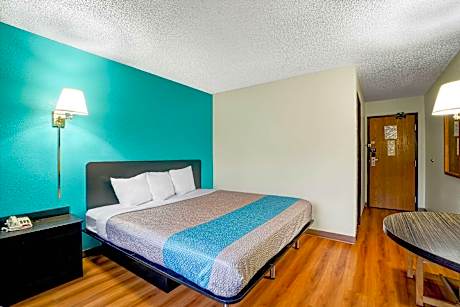 King Room - Non-Smoking