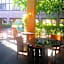 Anaheim Majestic Garden Hotel