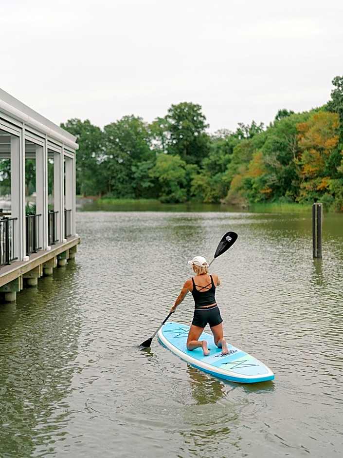 The Oaks Waterfront Hotel