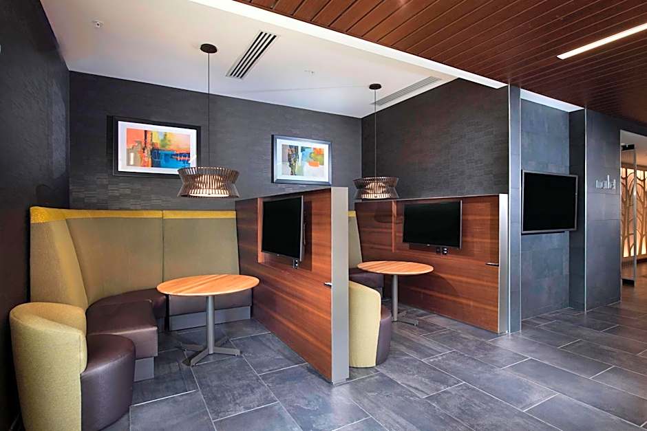 Courtyard by Marriott Atlanta Alpharetta/Avalon Area