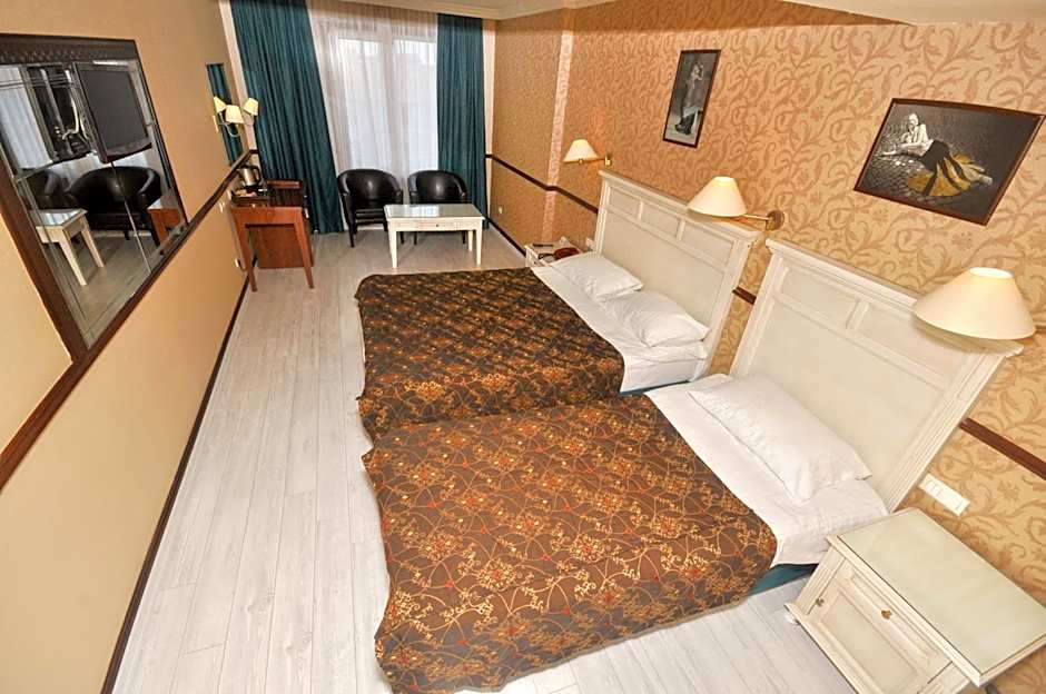 Photo 1 of 17 of Triple Room
