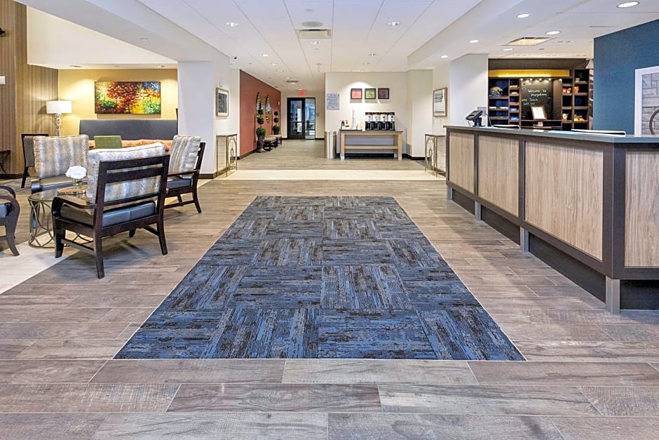 Hampton Inn & Suites Morgantown / University Town Centre