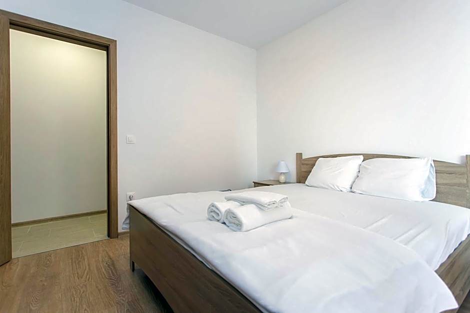 Modern and Bright Apartments near Center - FREE PARKING