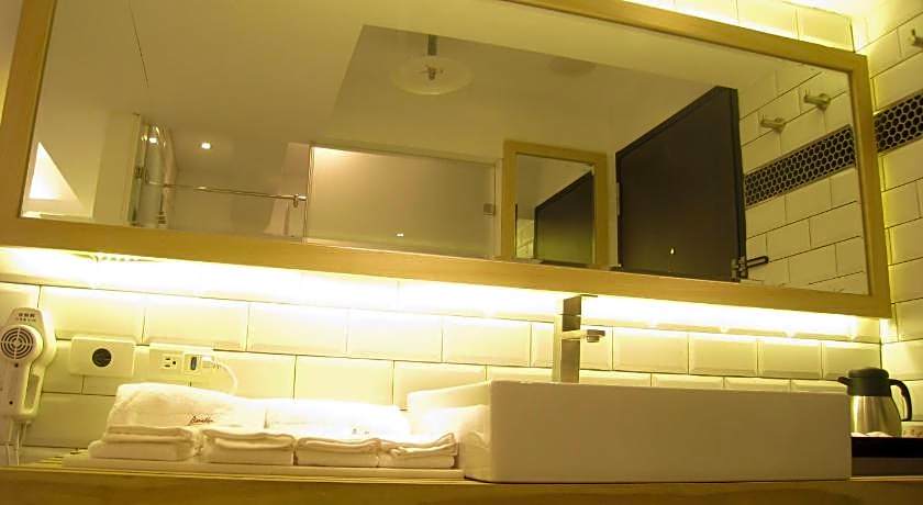 Formosa Boulevard Station Garden Hotel