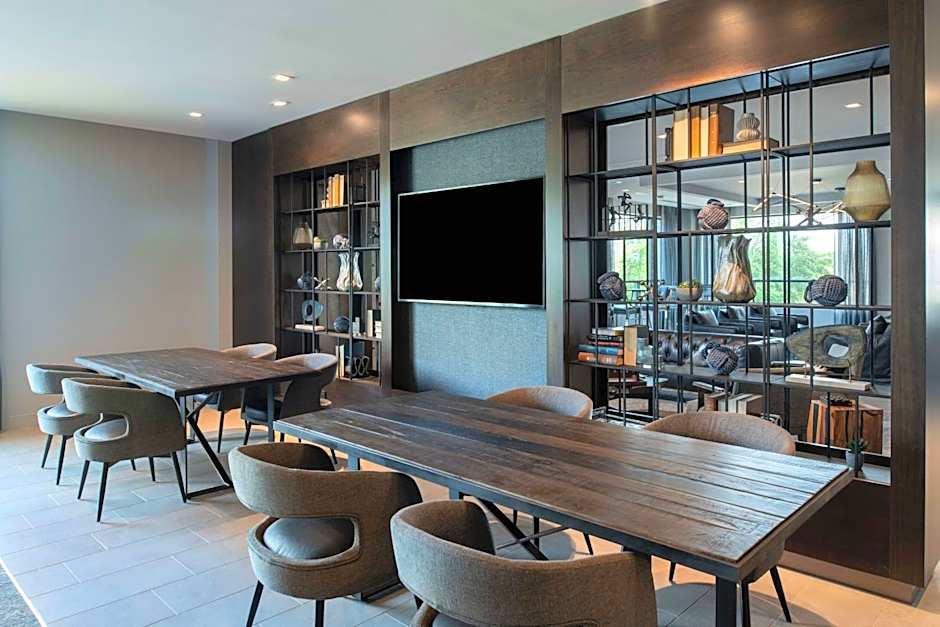 Fairfield by Marriott Inn & Suites Boston Medford