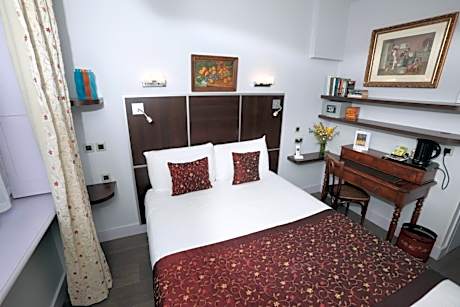 Standard Double Room with Courtyard View
