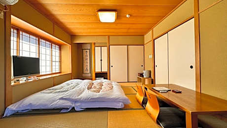 Annex Japanese-Style Room with Open-Air Bath (Tsurezure)