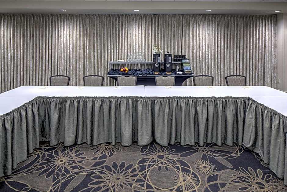 DoubleTree by Hilton Madison Downtown