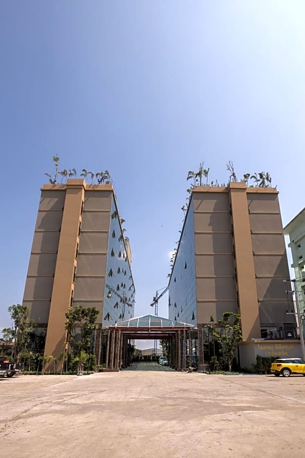 Elegant Airport Hotel