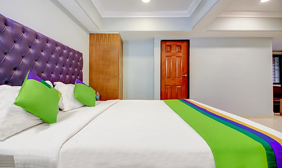 Treebo Cruz Royale Santacruz West