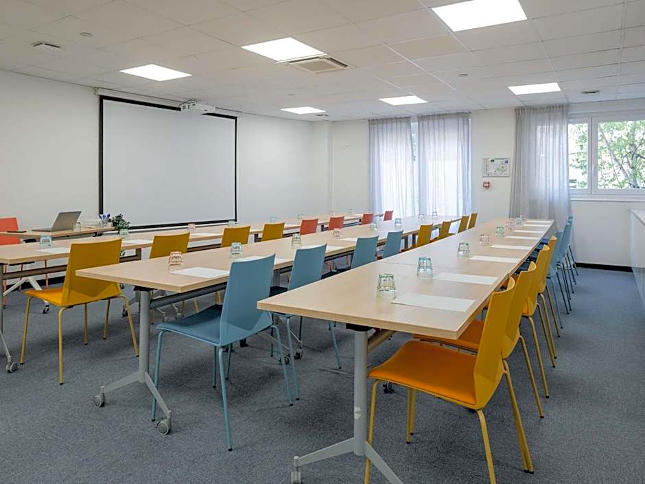 ibis Lyon Caluire Cite Internationale