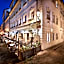 Hotel At the Golden Scissors