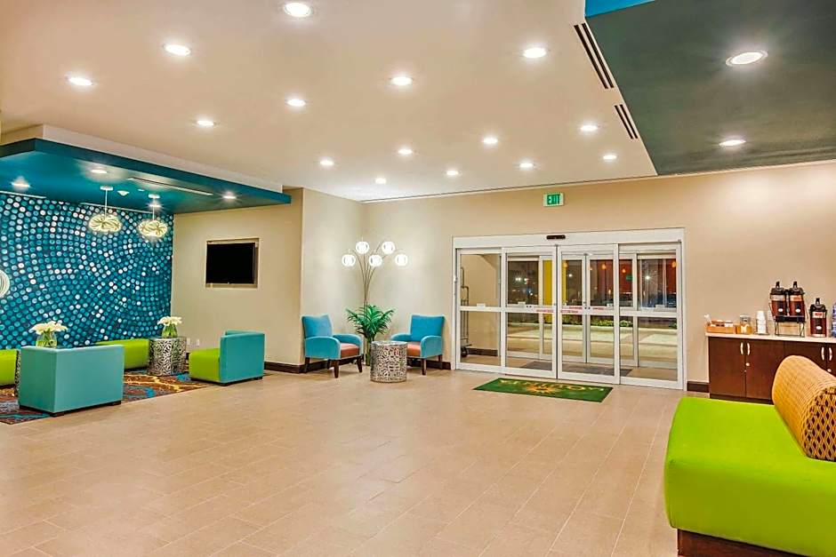 La Quinta Inn & Suites by Wyndham Cotulla